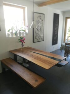 Table en noyer et résine époxy avec banc