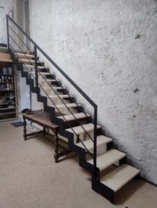 Escalier sur mesure en bois et acier